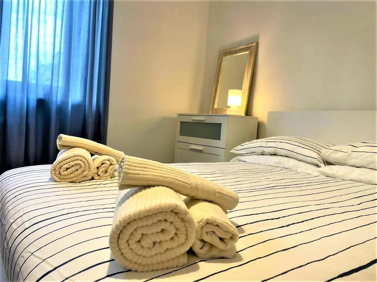 A Casa Di Jole - Bari City Center Apartment 0*,
