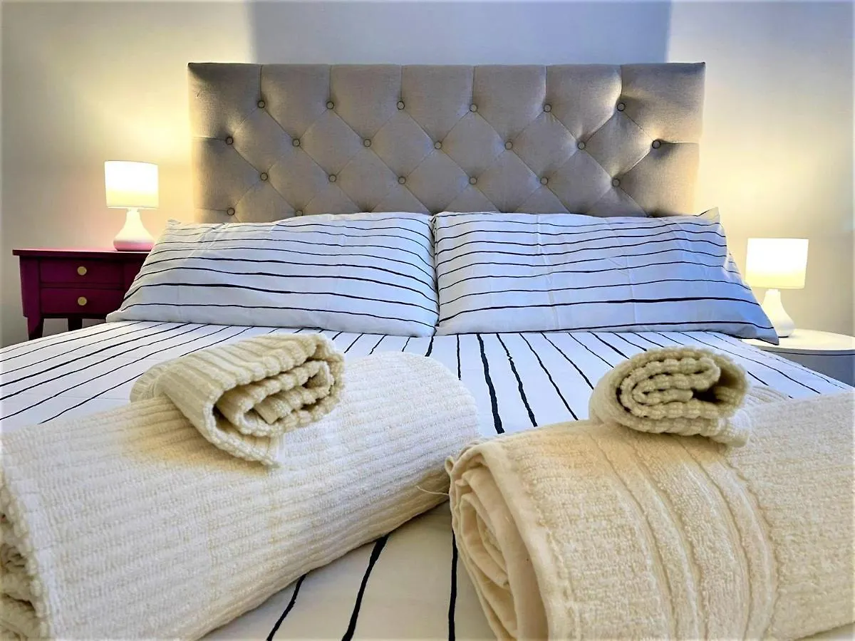 A Casa Di Jole - Bari City Center Apartment Italy
